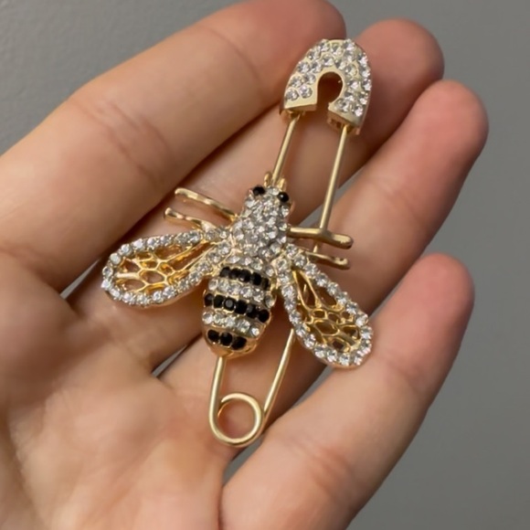Gold and Black Crystal Bee Brooch - Picture 8 of 8
